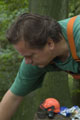 Click to see it big Ich mit Kettensäge, Impression aus dem Wald